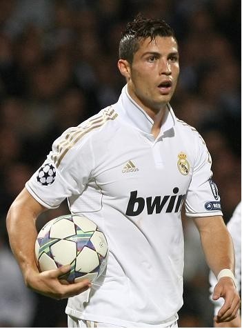 扩大其国际 扩大其国际