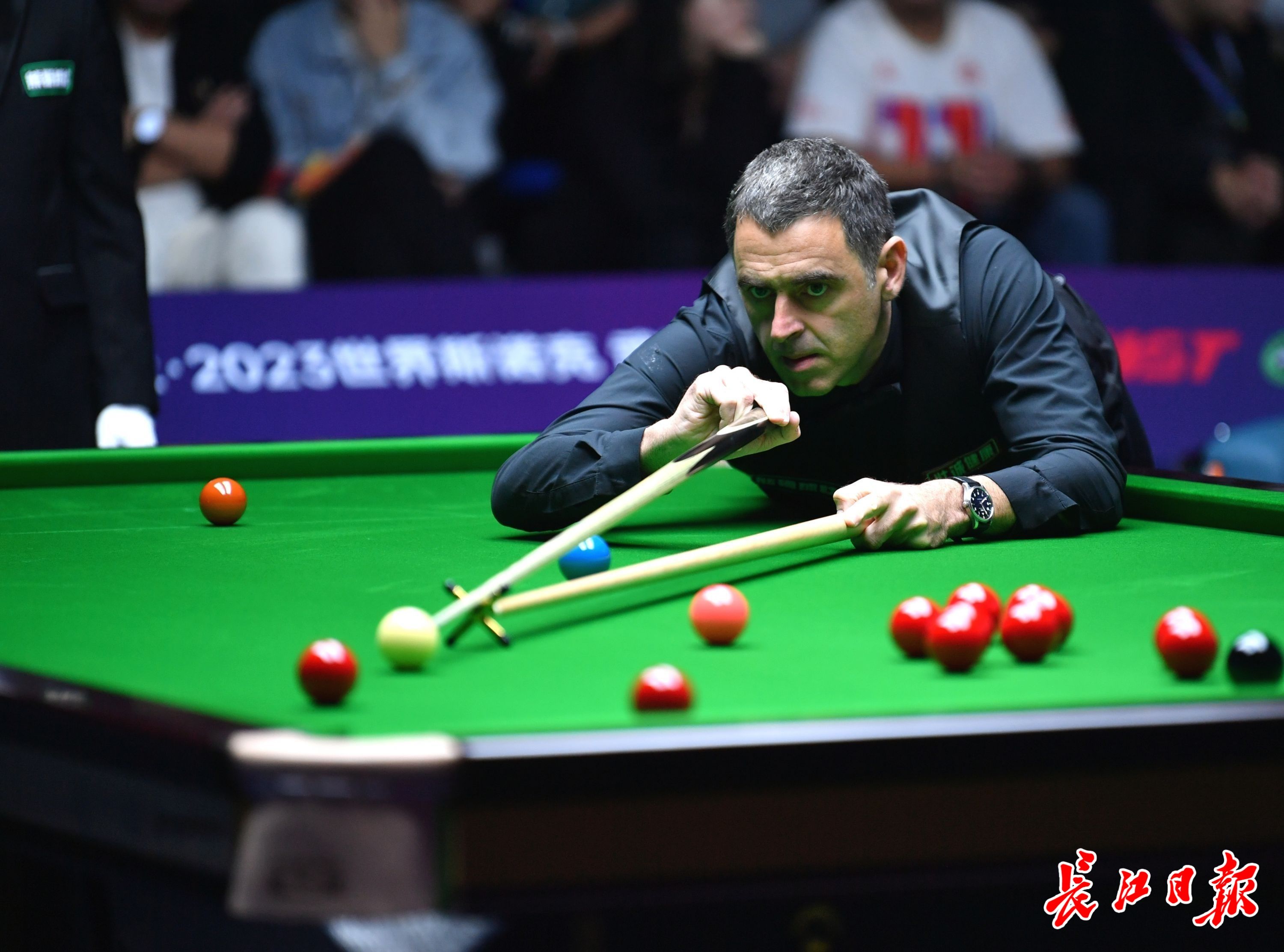 这是什么操作?皇马要求球迷在伯纳乌为球员鼓掌